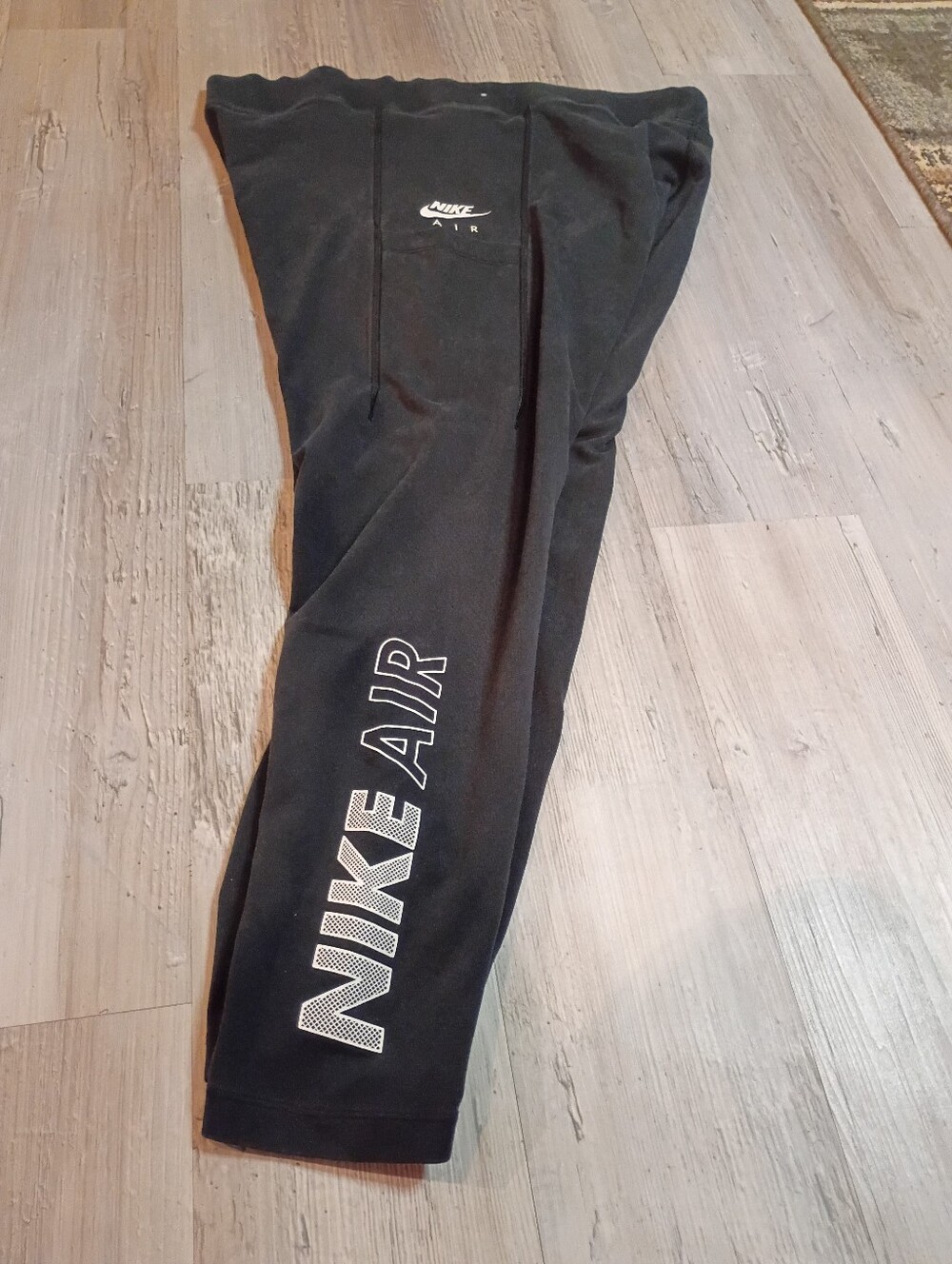 Nike - Picture 3 of 7